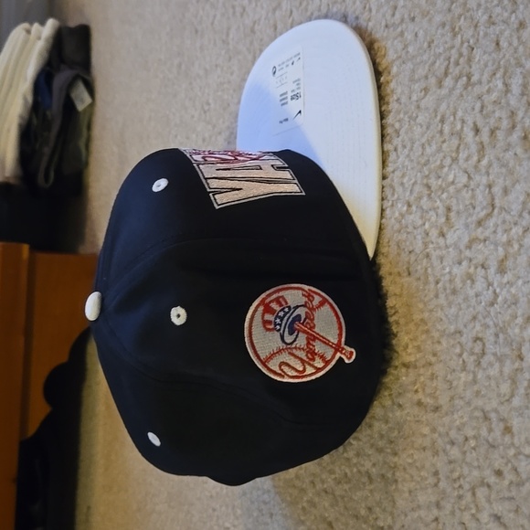 New York Yankees Nike Snapback - Picture 4 of 7